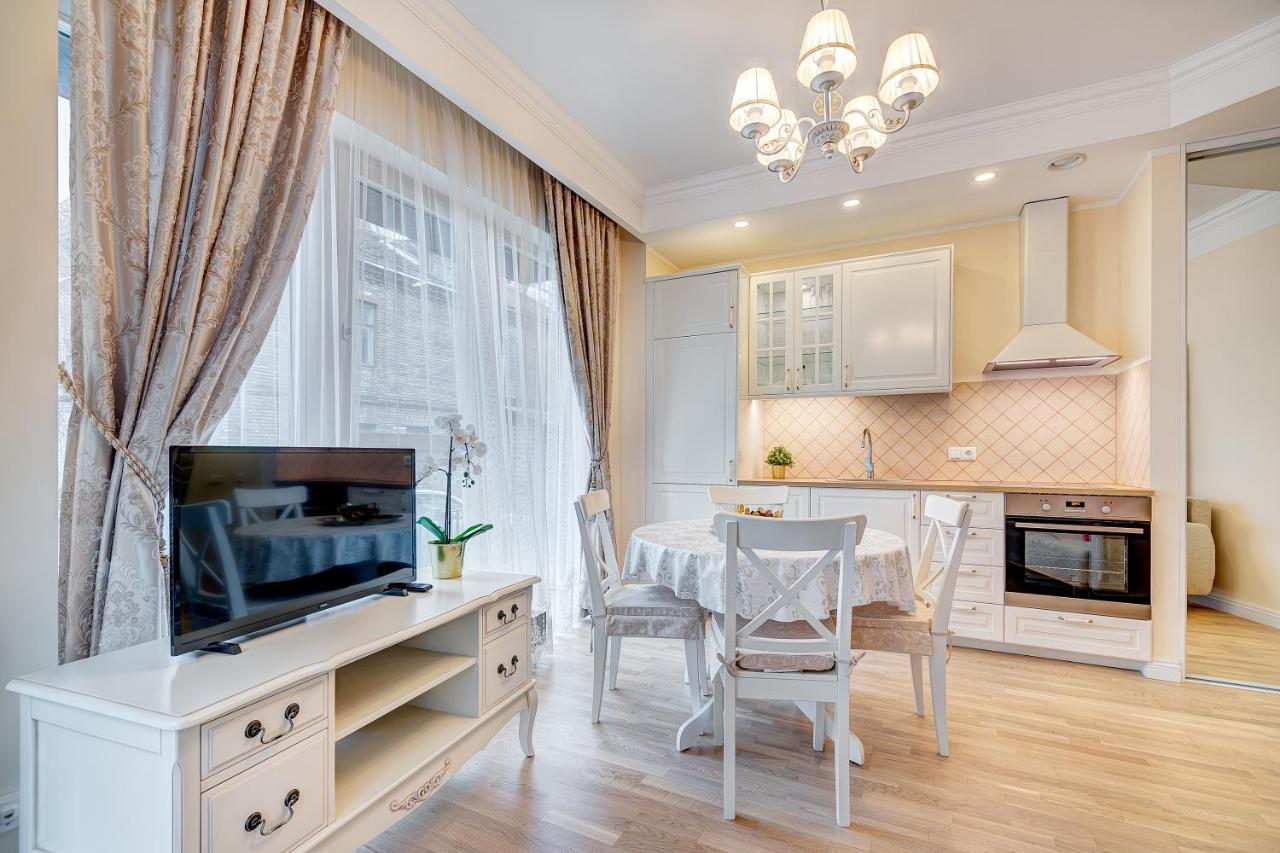 Apartament Happy Classical Style, Self Check-in, Parking In The Underground Garage *