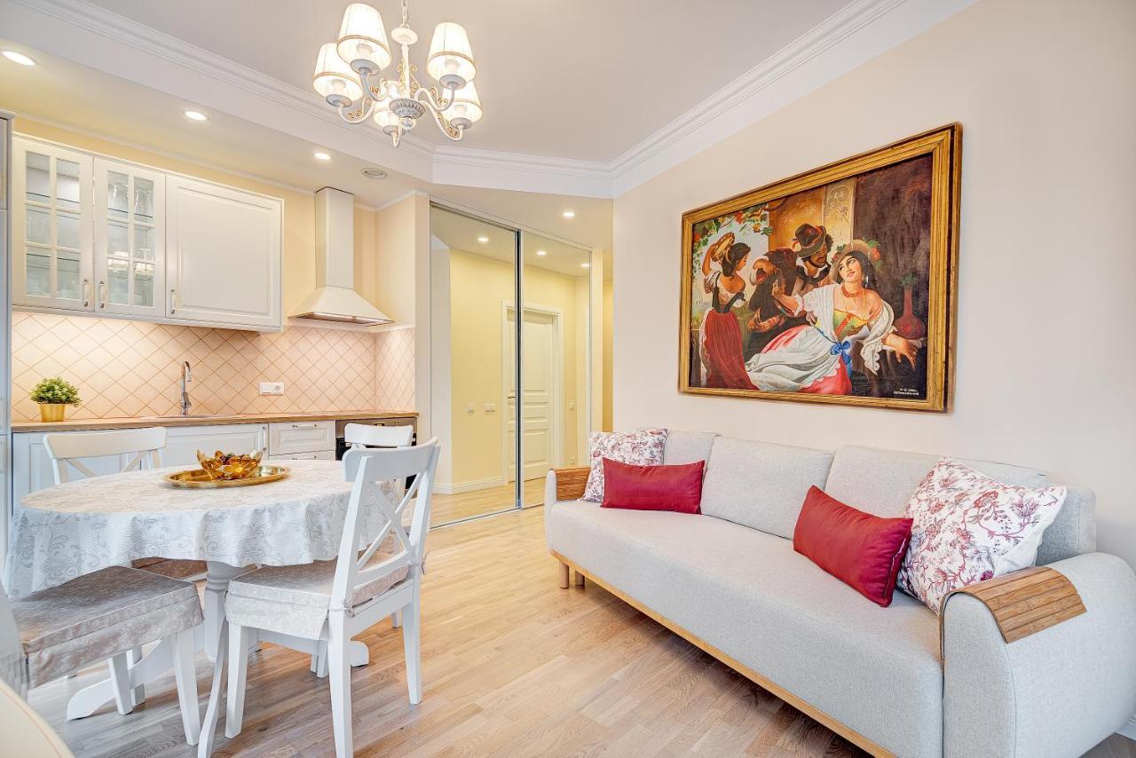 Apartament Happy Classical Style, Self Check-in, Parking In The Underground Garage